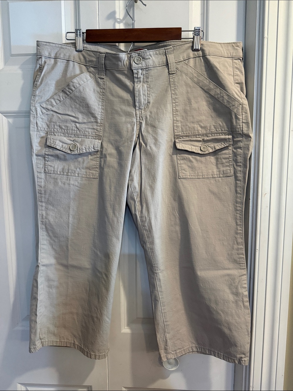 Cropped Utility Cargo Pants in Light Beige